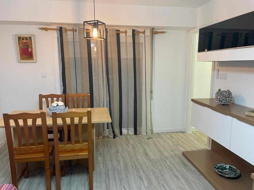 Apartamento en complejo residencial con piscina y garaje frente al mar Valencia Exterior foto